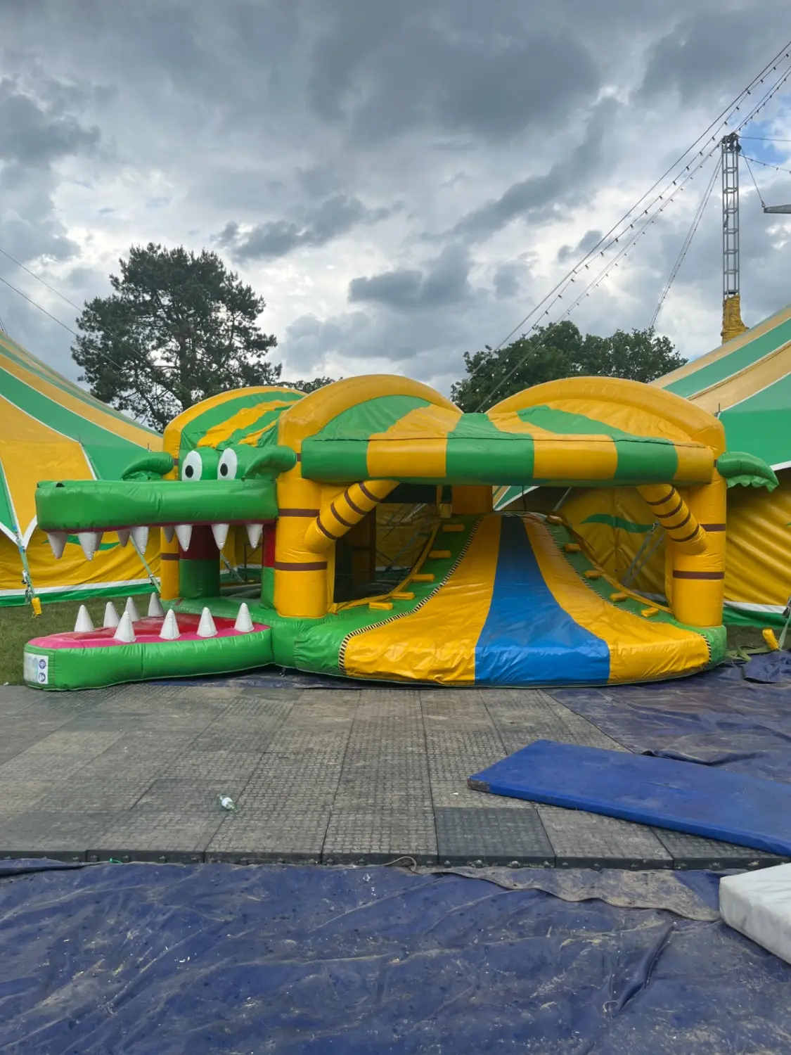 Elli-world funpark, Hüpfburg und Piratenschiff