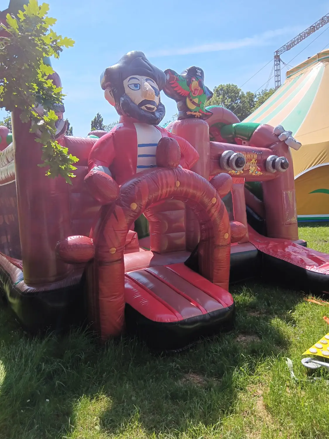 Elli-world funpark, Hüpfburg, Zug