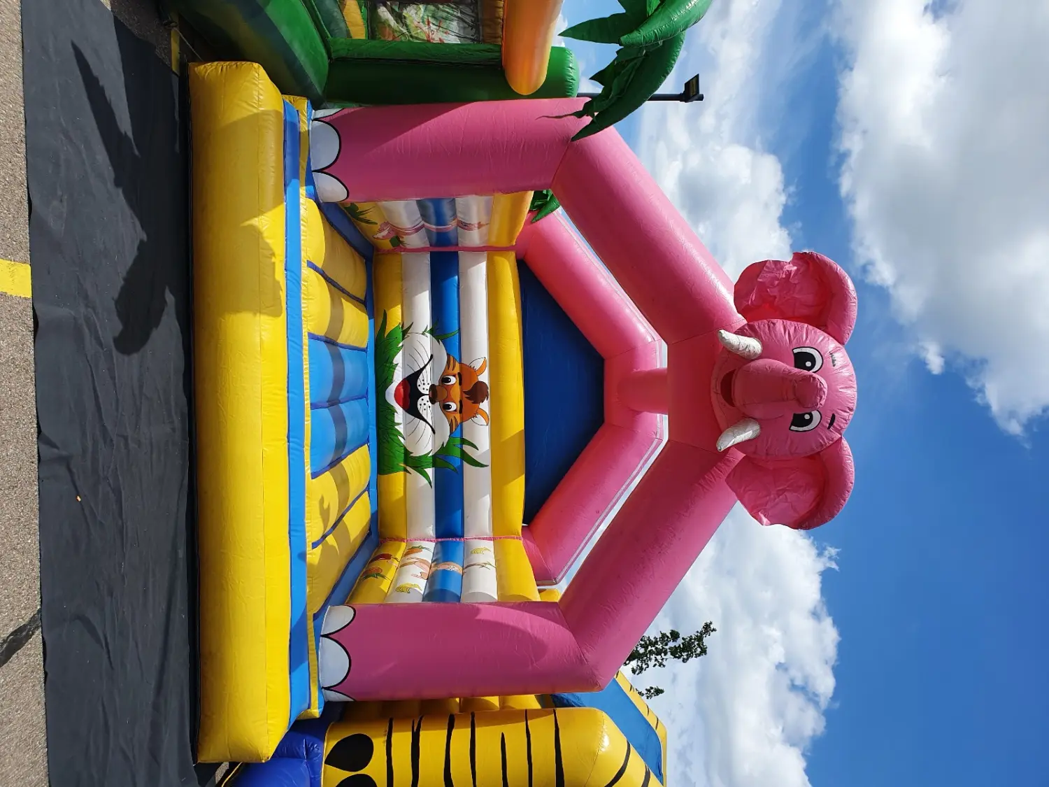 Elli-world funpark, Hüpfburg und Piratenschiff