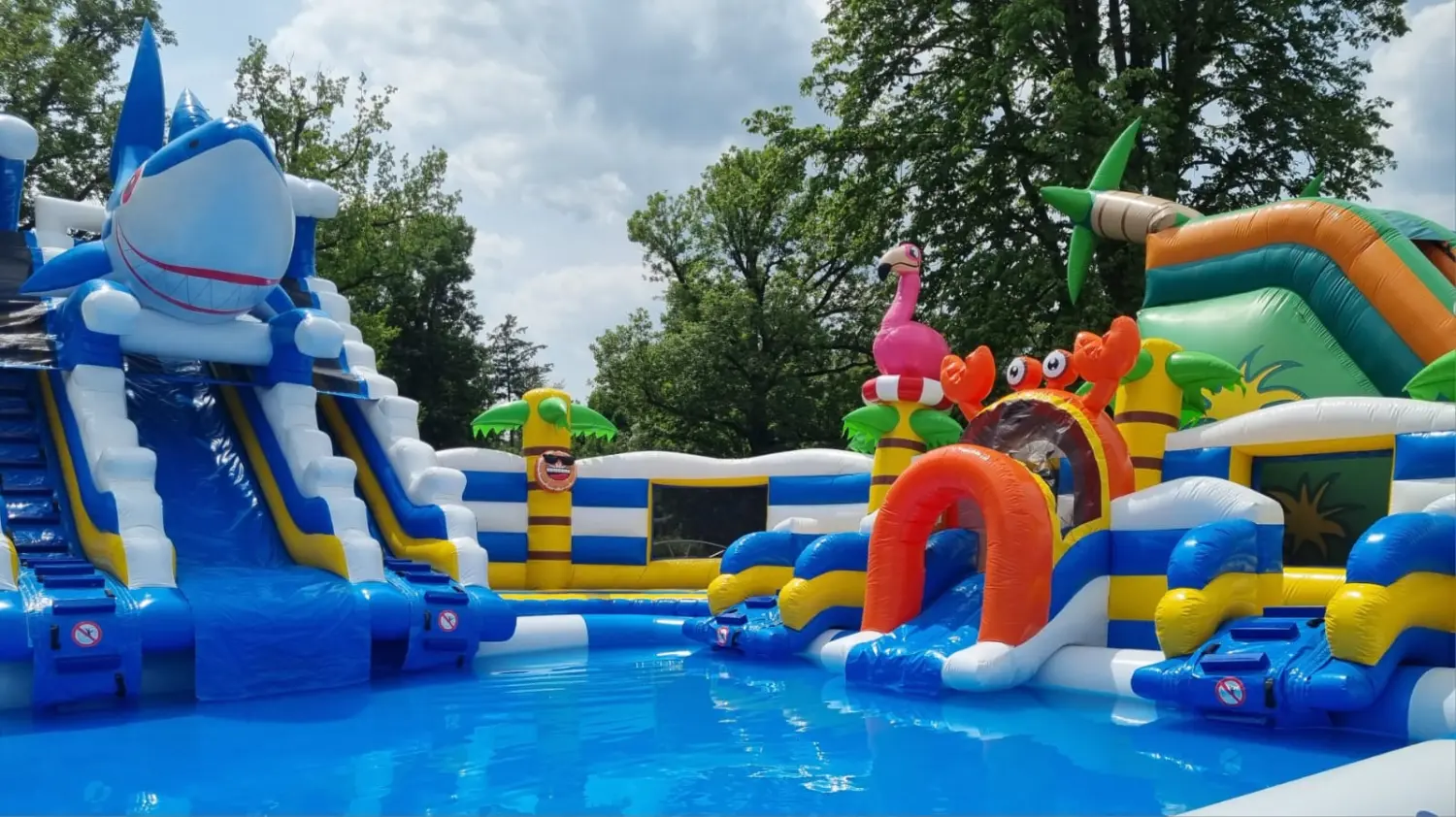 Elli-world funpark, Wasserpark, Hüpfburg 