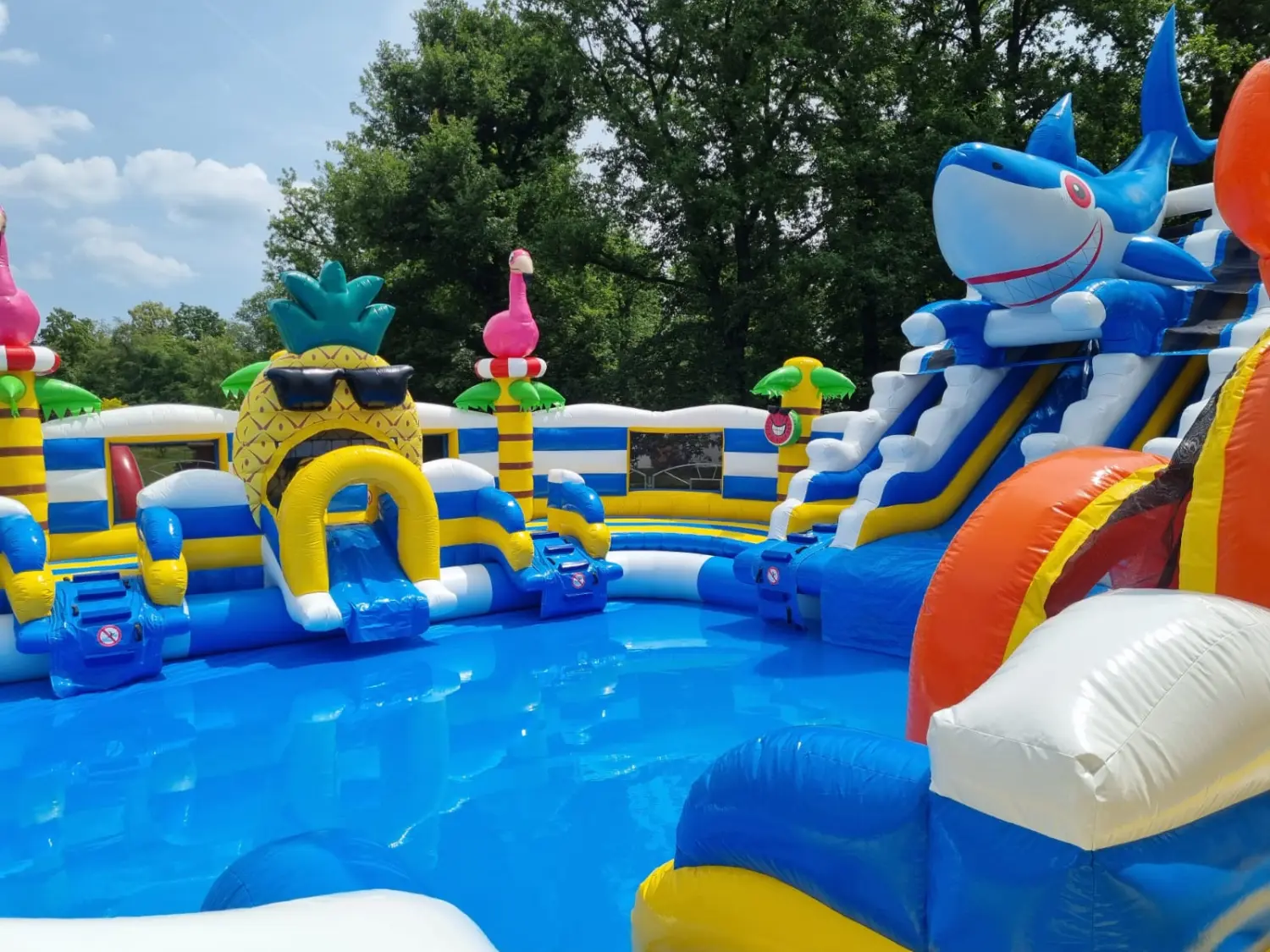 Elli-world funpark, Wasserpark, Hüpfburg 