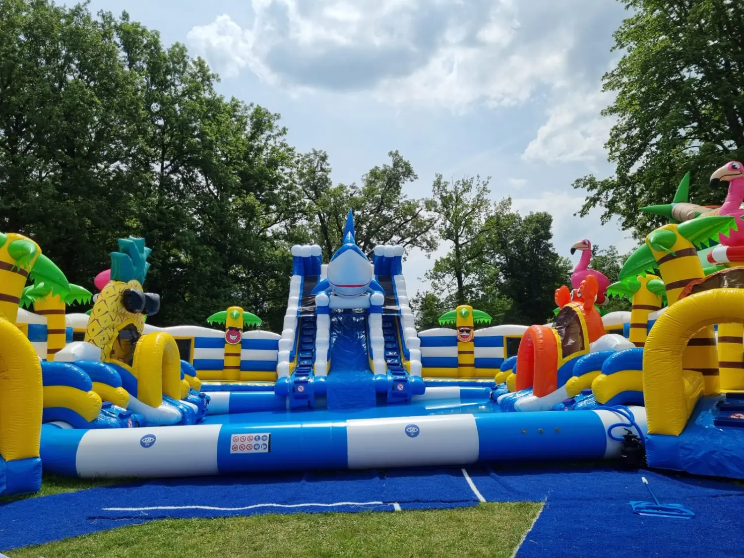 Elli-world funpark, Wasserpark, Hüpfburg 